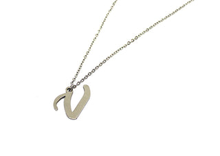 Collar de eslabones de cadena con inicial pequeña en V