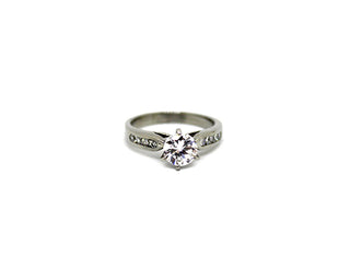 Anello Solitario con Cristalli
