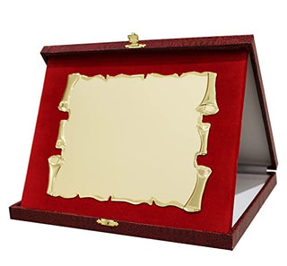 Targa in Alluminio color Oro a pergamena 10x15 con Cofanetto Rosso