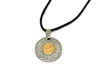 Collana in Corda Nera con Ciondolo Tondo Silver e Oro e simbolo dello Zodiaco Sagittario