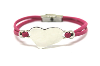 Pulsera de mujer en ecopiel rosa con placa en forma de corazón