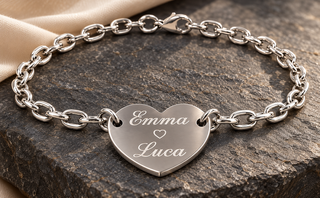 Bracciale a cuore in acciaio con nomi Emma e Luca incisi