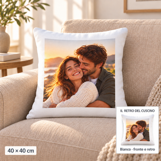 Cuscino 40x40 con foto e riquadro del retro bianco; stampa 34x34 cm centrata con bordo bianco di 3 cm