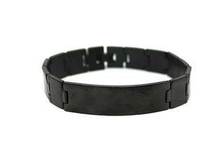 Pulsera gruesa de hombre negra con eslabones en forma de V y placa.