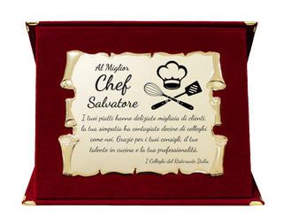 Targa regalo personalizzata per chef con cappello da cuoco, frusta e spatola in cofanetto di velluto bordeaux