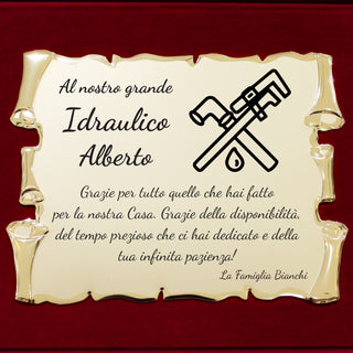 Dettaglio targa pergamena personalizzata per idraulico con dedica
