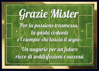 Targa Ringraziamento Allenatore Calcio | Targa "Grazie Mister" su Cofanetto in Velluto | Idea Regalo Allenatore Fine Stagione | Targa Ricordo Squadra Calcio 20x15 cm